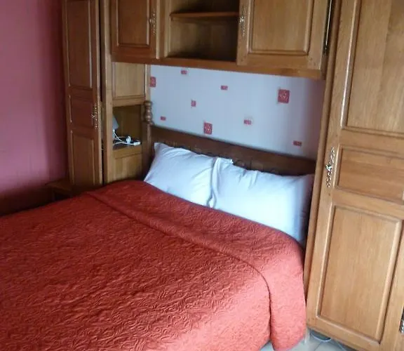 Les De Alojamento de Acomodação e Pequeno-almoço Solgne